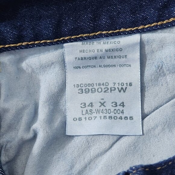 2/$30 Wrangler Rugged Wear Jeans Size 34 Classic Fit Blue Denim - Picture 4 of 6